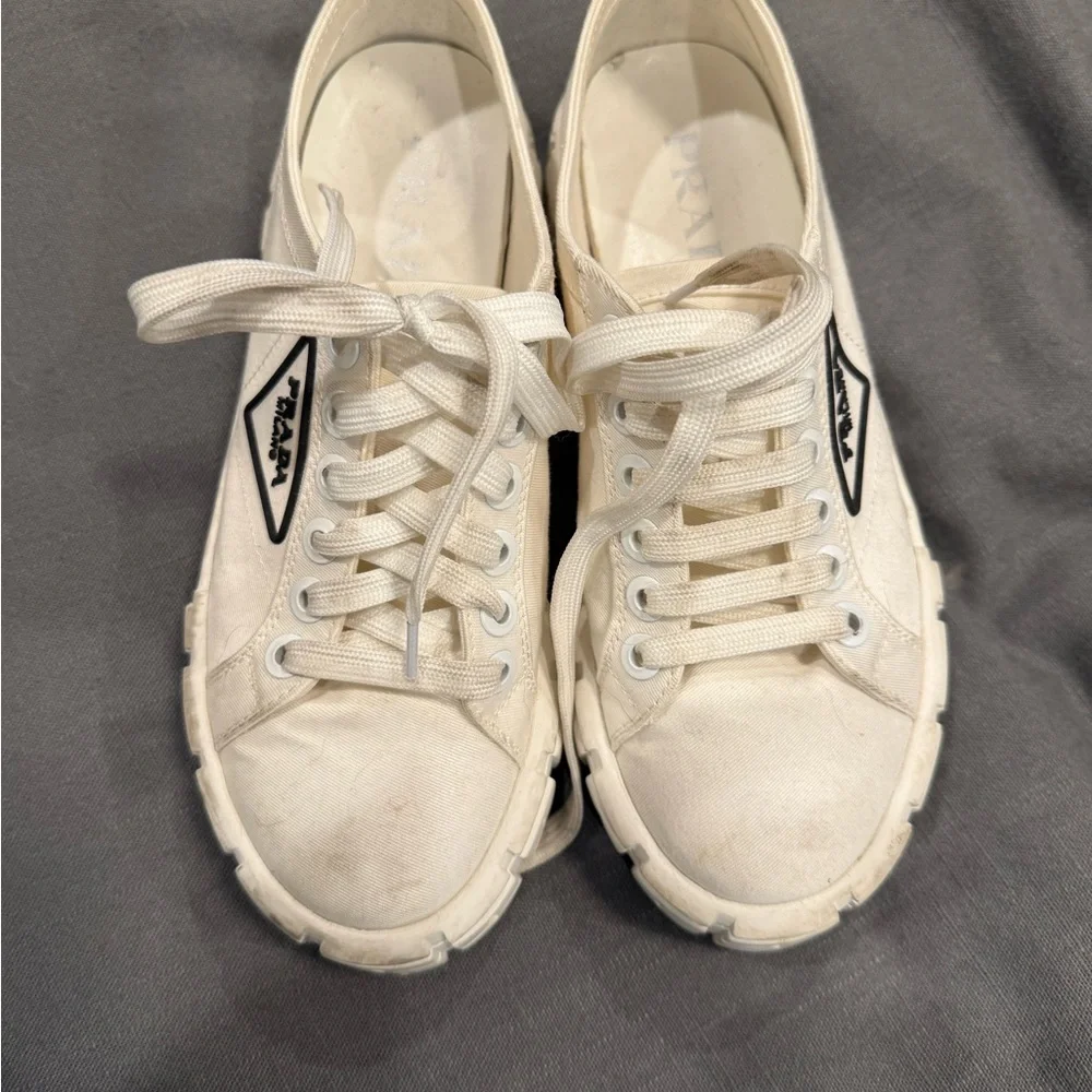 Cream Chunky Sole Sneakers with Rugged Design - Picture 3 of 4